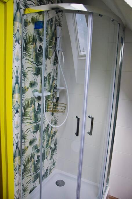 Pastelowy Domek Z Balia Elektryczna Z Jacuzzi Zalakowo Esterno foto