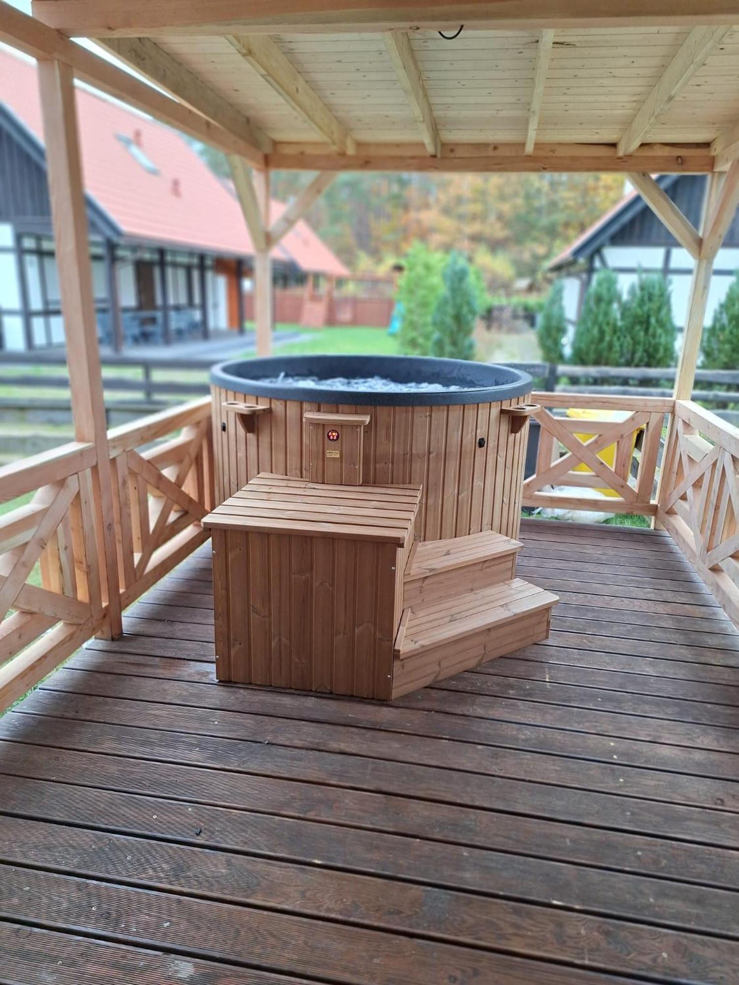 Pastelowy Domek Z Balia Elektryczna Z Jacuzzi Zalakowo Esterno foto